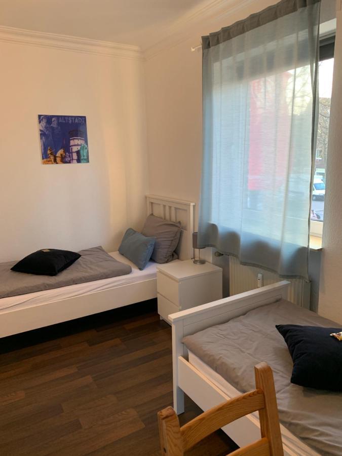 Zum Armen Mann Bed and Breakfast Düsseldorf Exteriör bild