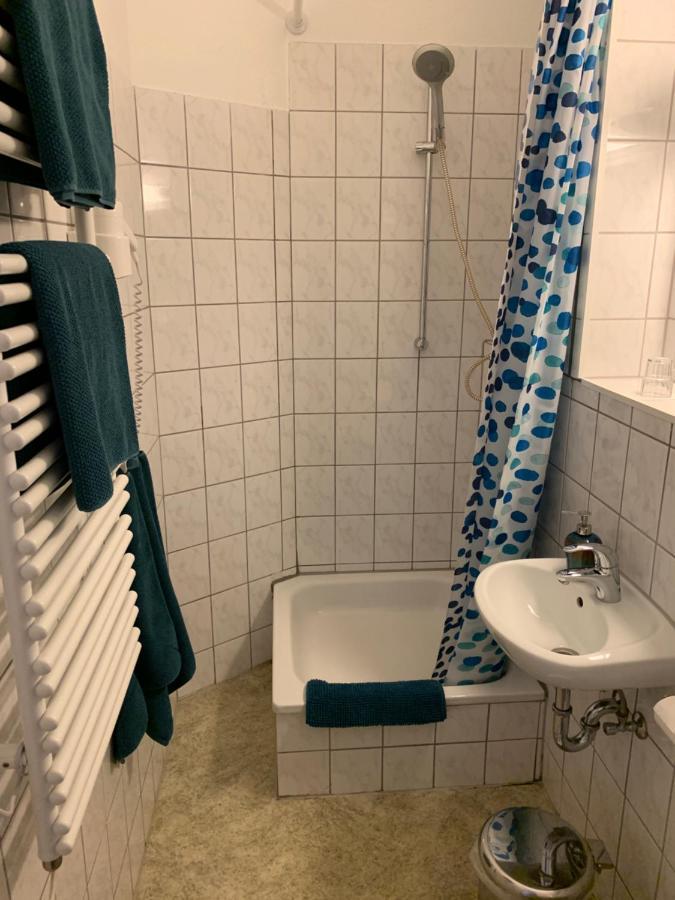 Zum Armen Mann Bed and Breakfast Düsseldorf Exteriör bild