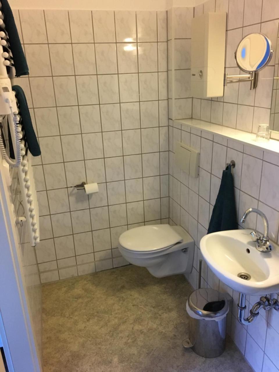 Zum Armen Mann Bed and Breakfast Düsseldorf Exteriör bild
