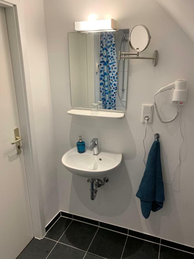 Zum Armen Mann Bed and Breakfast Düsseldorf Exteriör bild